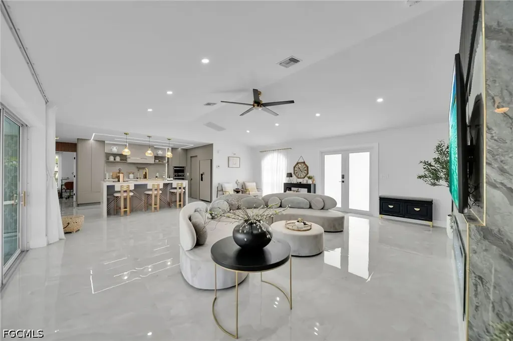 145 SE 17th Street Cape Coral FL 33990
