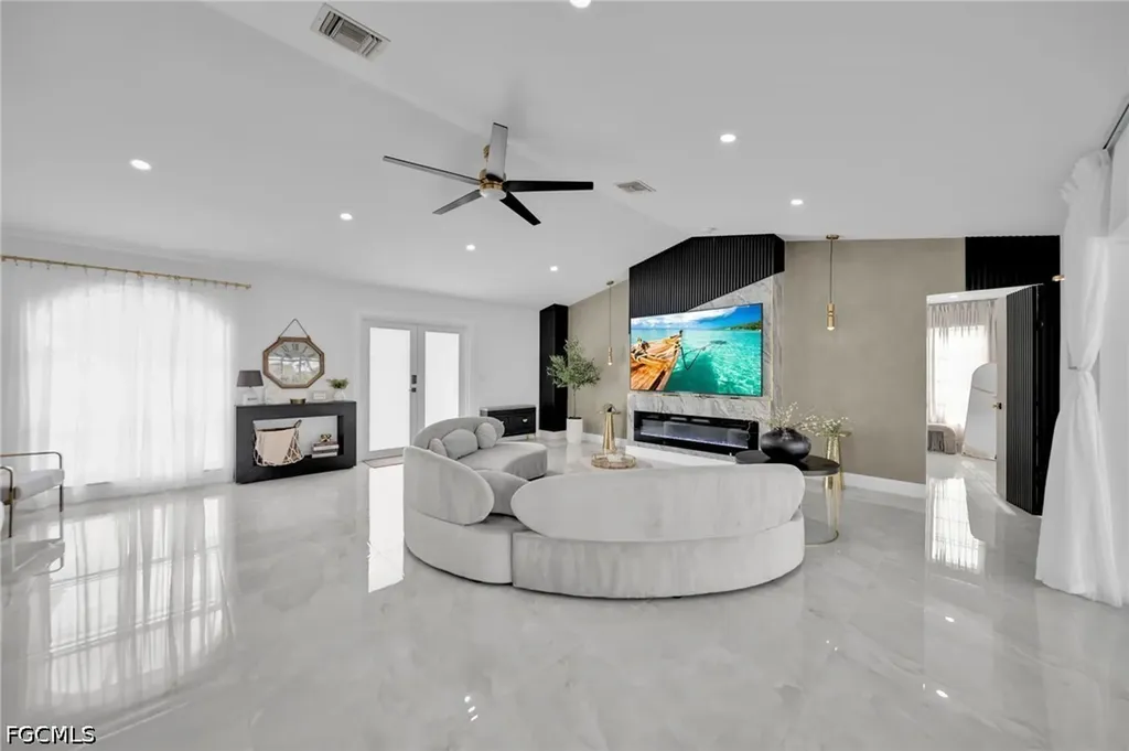 145 SE 17th Street Cape Coral FL 33990