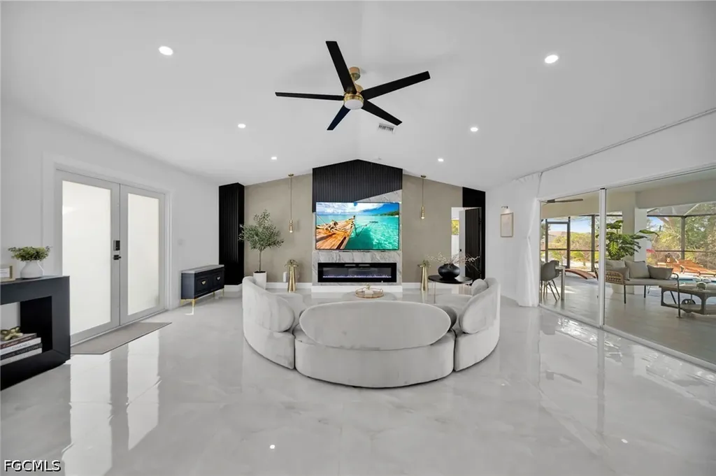 145 SE 17th Street Cape Coral FL 33990