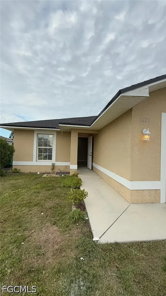 1621 SW 33rd Street Cape Coral FL 33914