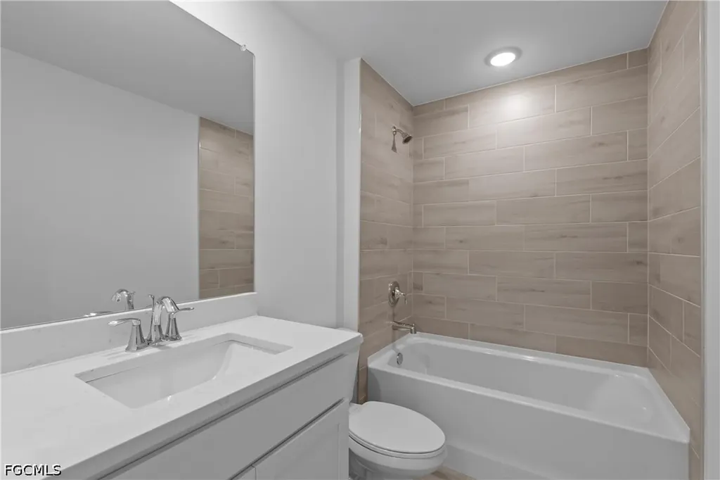 2104 NE 14th Avenue Cape Coral FL 33909