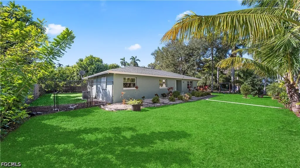 50 Palm Tree Terrace Fort Myers FL 33905