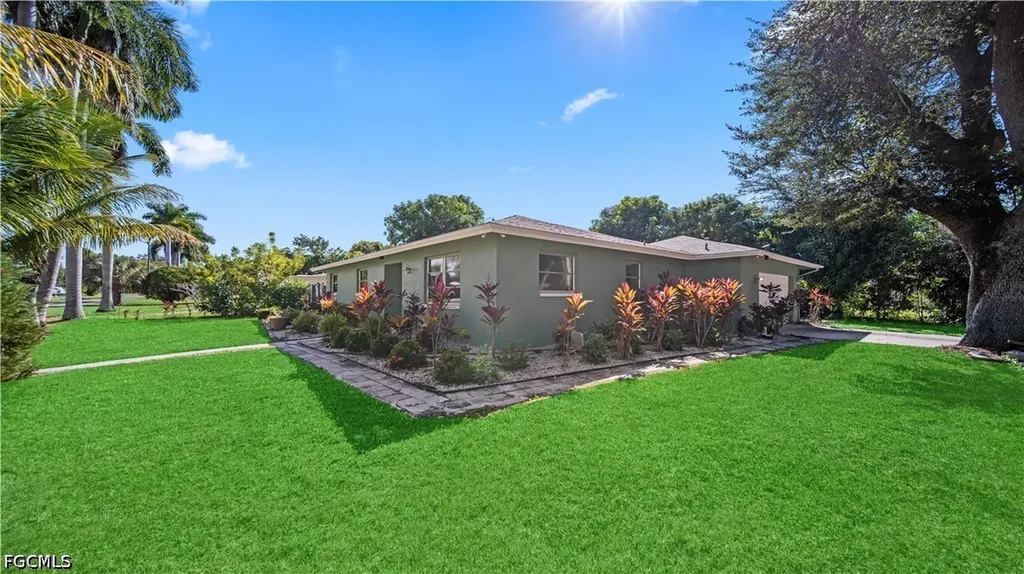 50 Palm Tree Terrace Fort Myers FL 33905