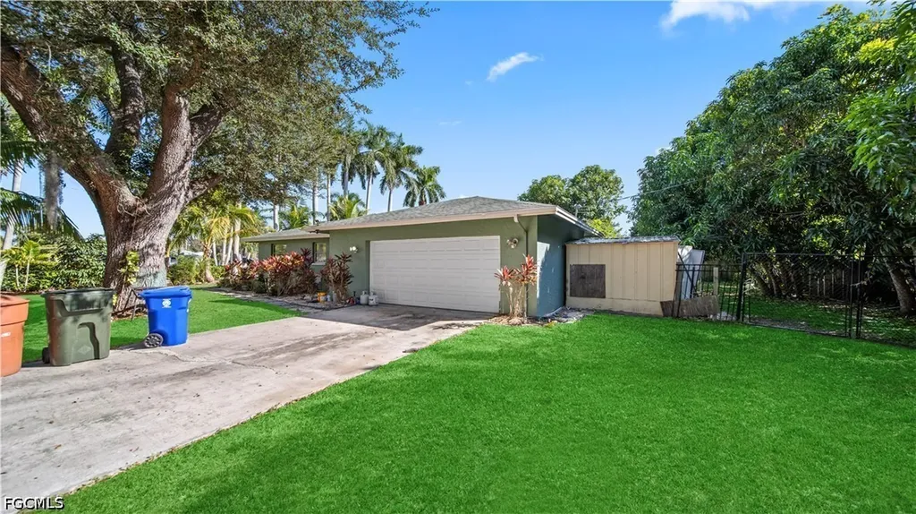 50 Palm Tree Terrace Fort Myers FL 33905