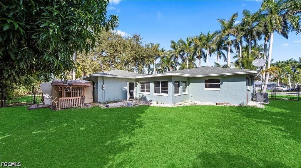 50 Palm Tree Terrace Fort Myers FL 33905