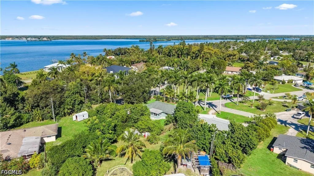 50 Palm Tree Terrace Fort Myers FL 33905
