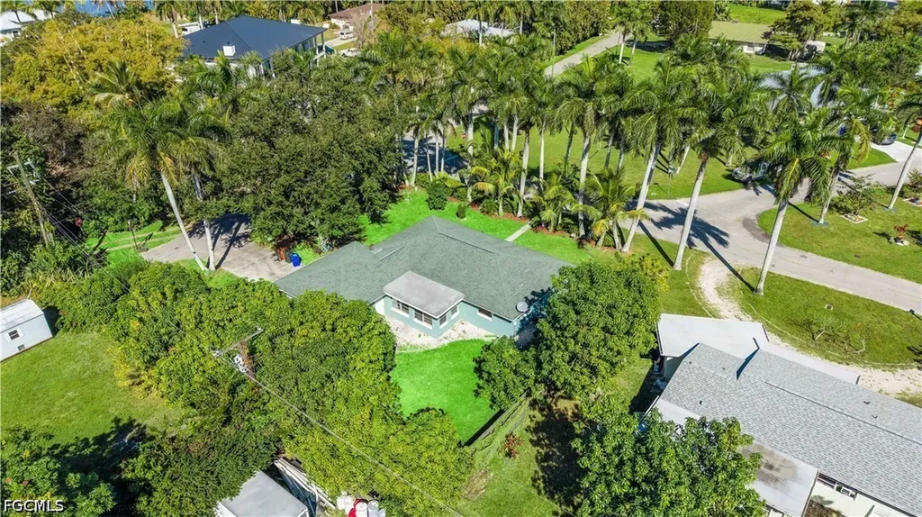 50 Palm Tree Terrace Fort Myers FL 33905