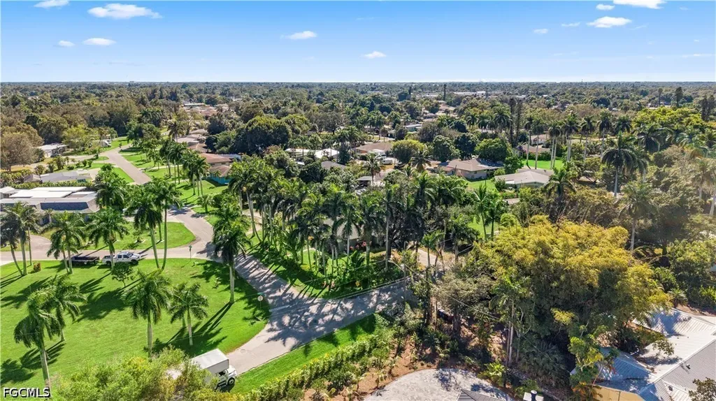 50 Palm Tree Terrace Fort Myers FL 33905