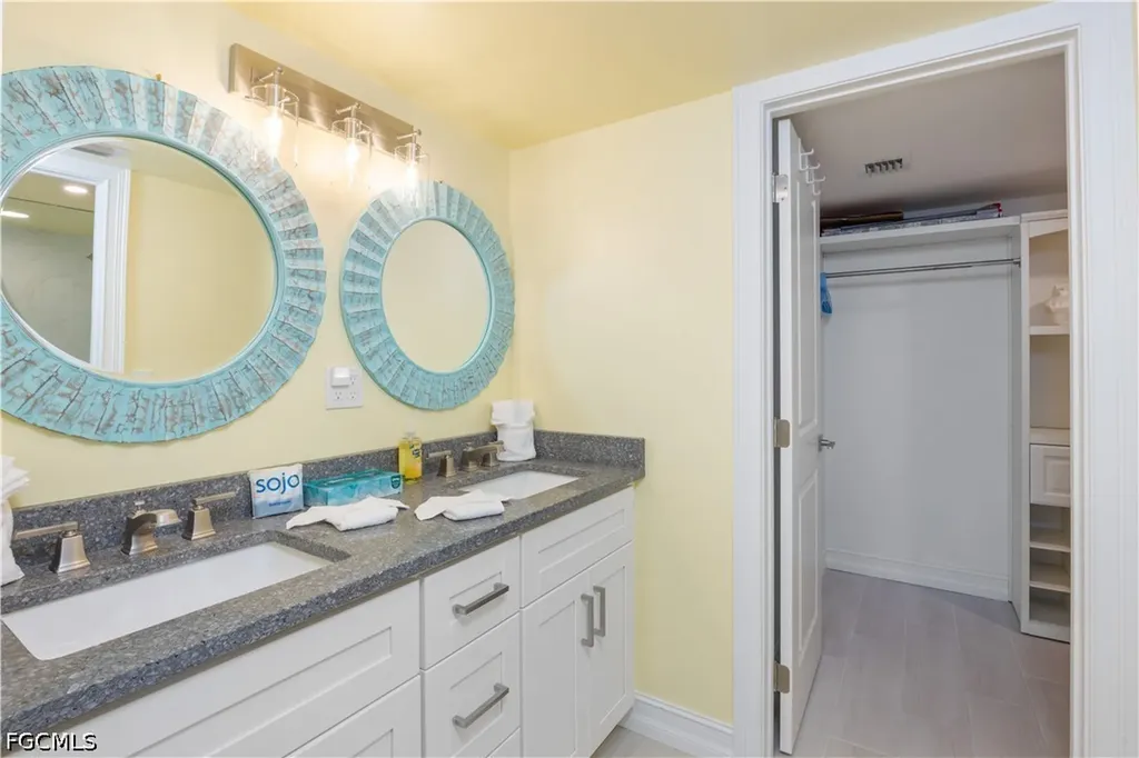 1341 Middle Gulf Drive Sanibel FL 33957