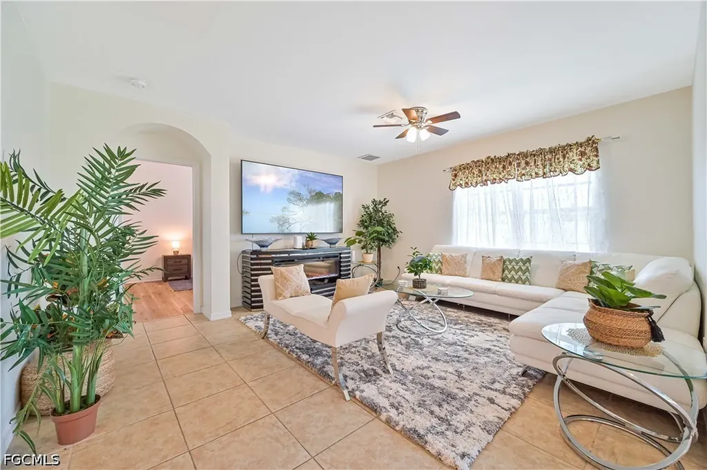 216 SW 29th Street Cape Coral FL 33914