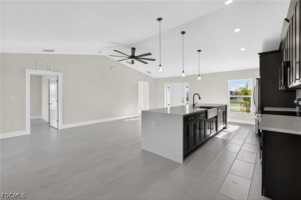 1614 NE 6th Avenue Cape Coral FL 33909