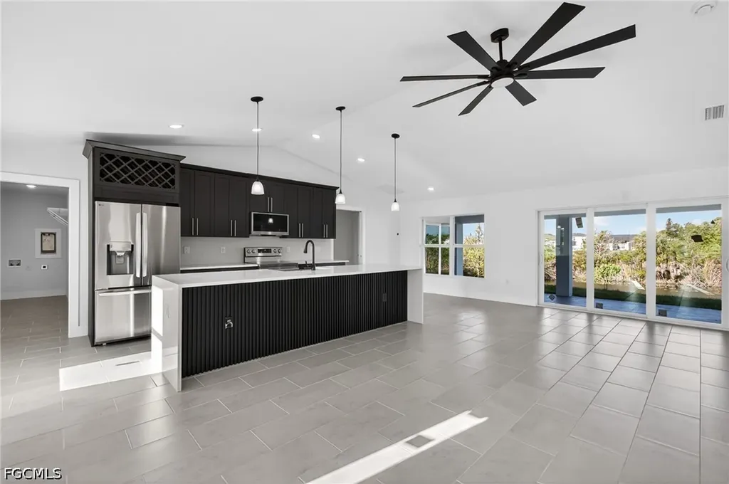 1614 NE 6th Avenue Cape Coral FL 33909