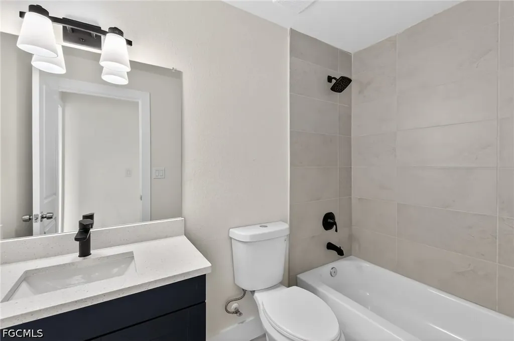 1614 NE 6th Avenue Cape Coral FL 33909