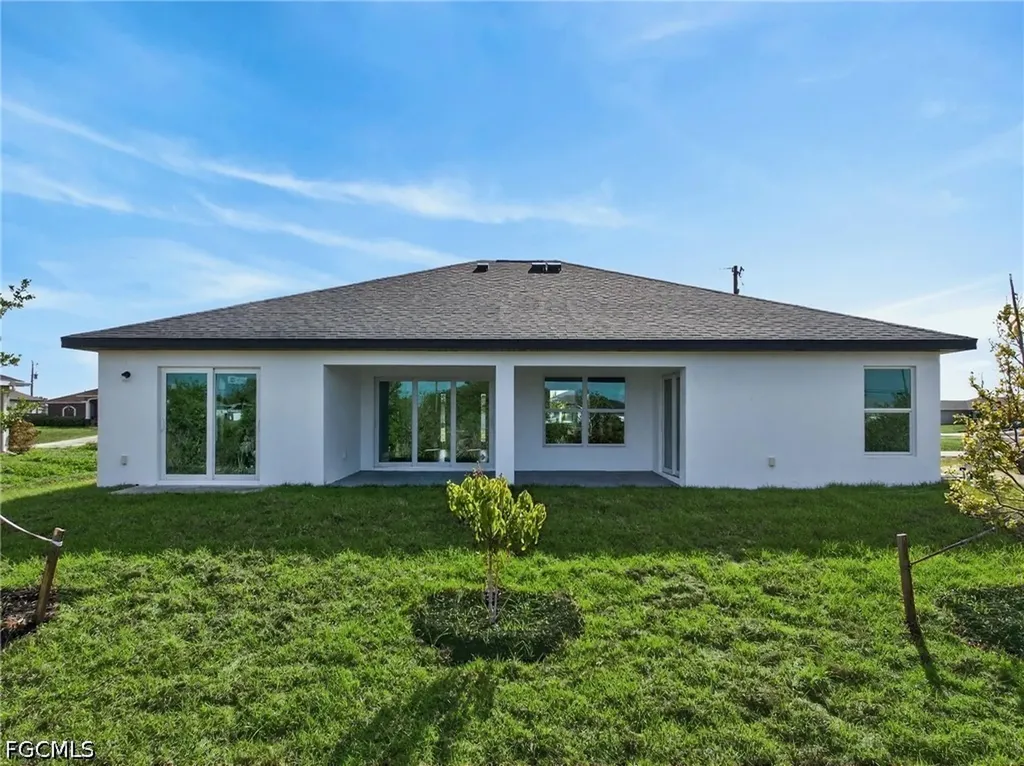1614 NE 6th Avenue Cape Coral FL 33909