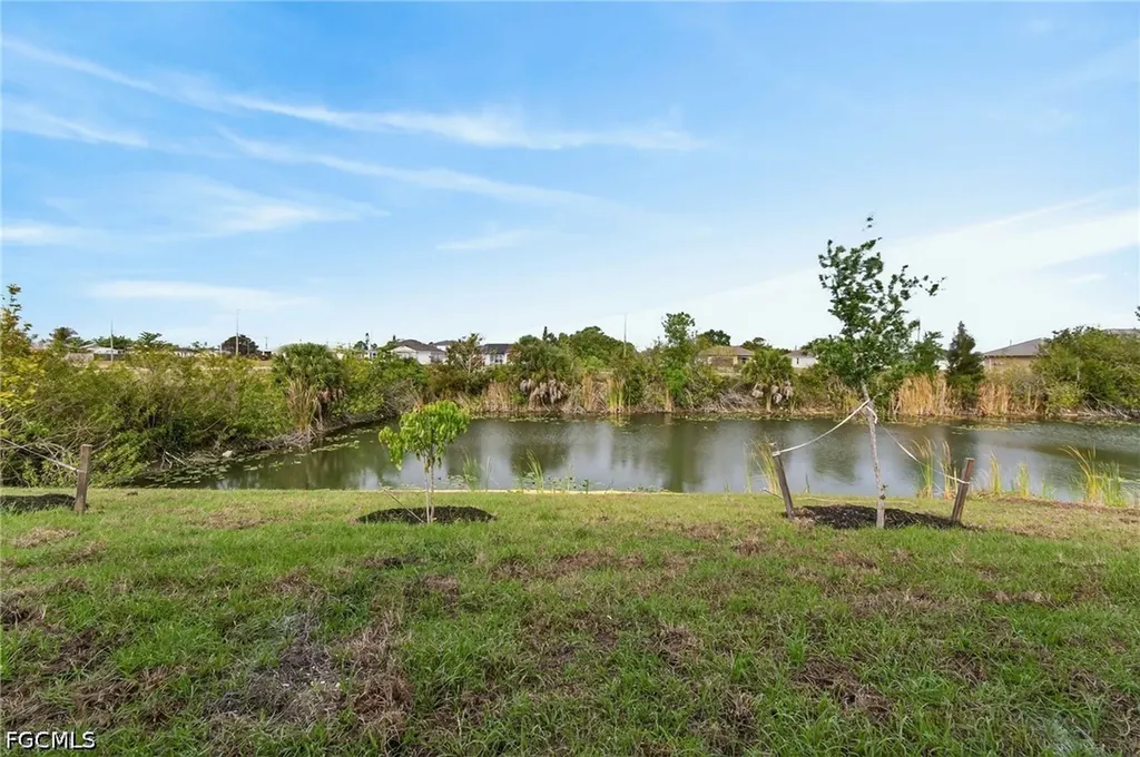 1614 NE 6th Avenue Cape Coral FL 33909