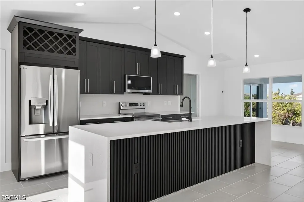 1614 NE 6th Avenue Cape Coral FL 33909