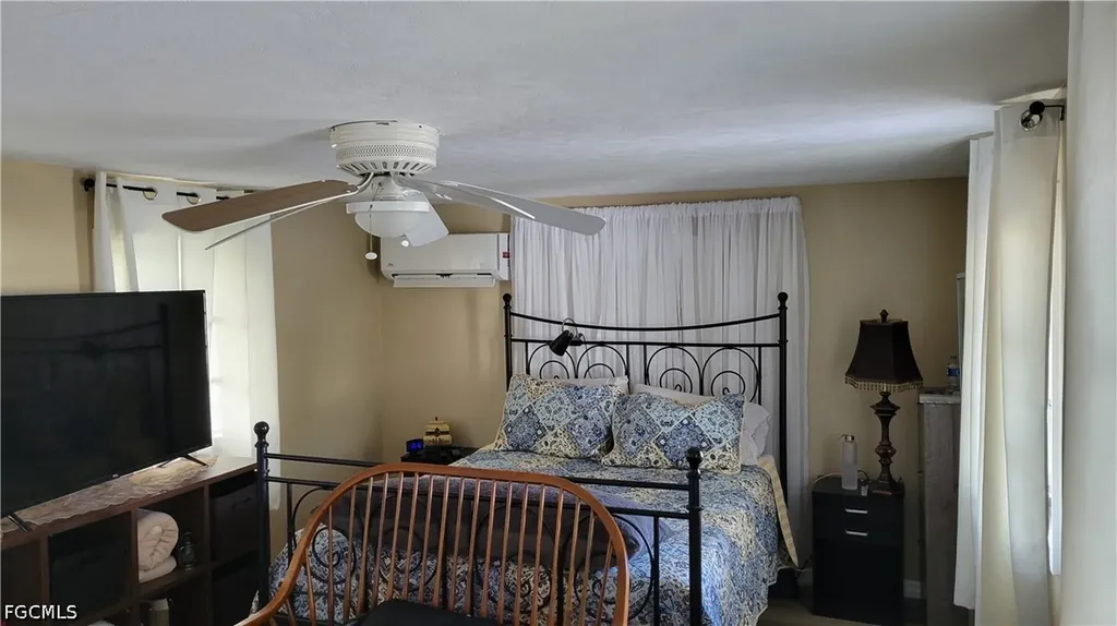 91 Sun Circle Fort Myers FL 33905