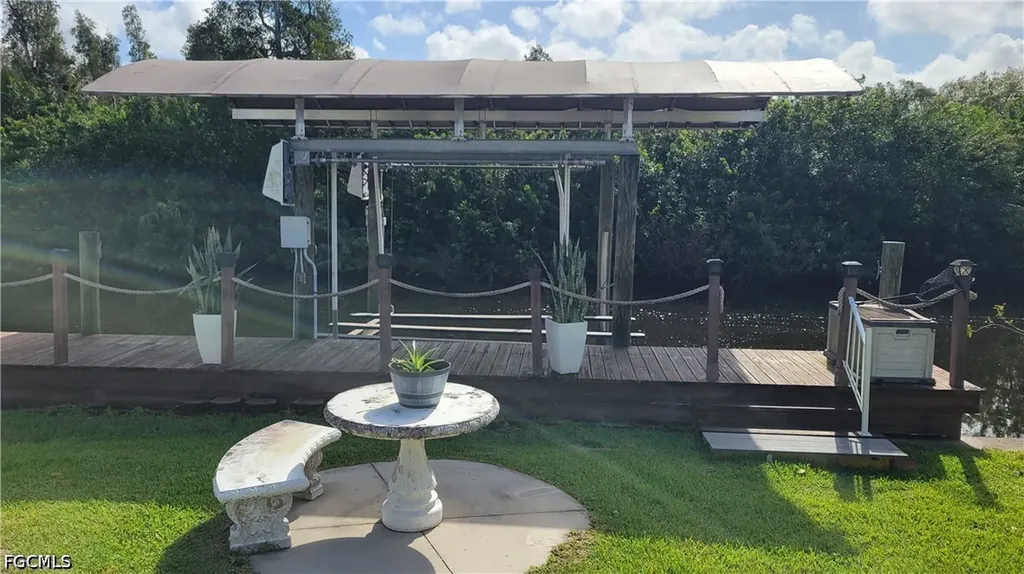 91 Sun Circle Fort Myers FL 33905