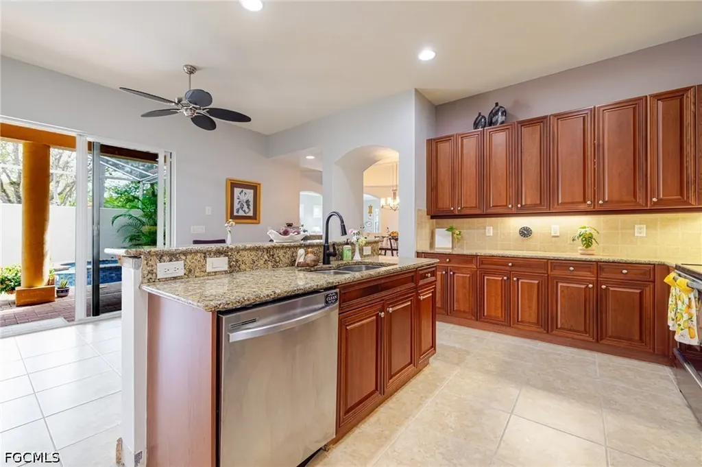 5643 Kensington Loop Fort Myers FL 33912