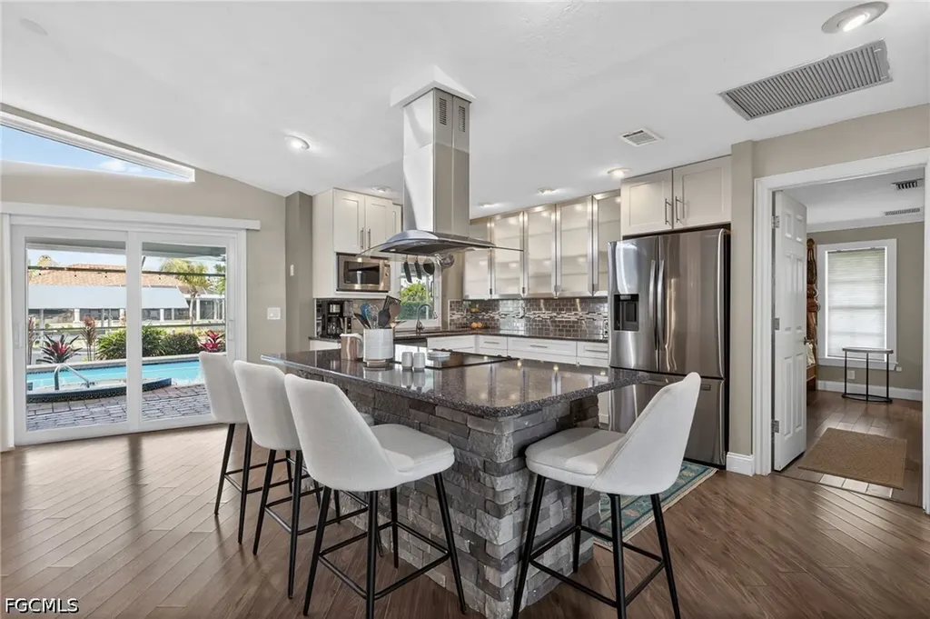 2317 SE 27th Terrace Cape Coral FL 33904