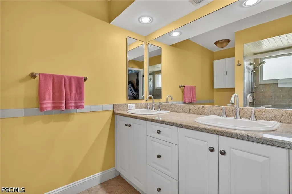 2317 SE 27th Terrace Cape Coral FL 33904