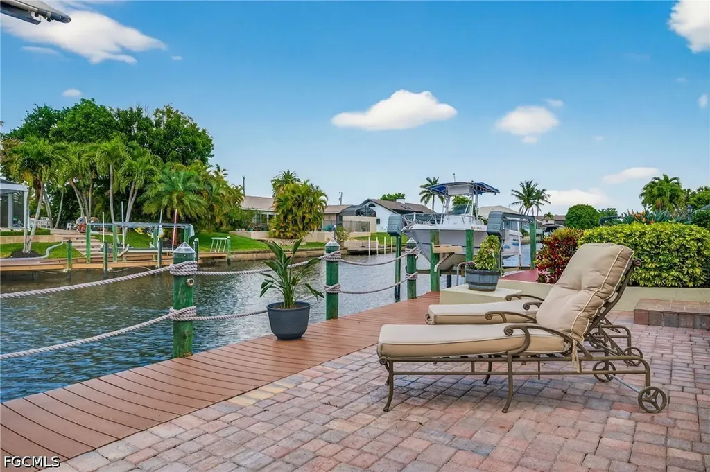 2317 SE 27th Terrace Cape Coral FL 33904