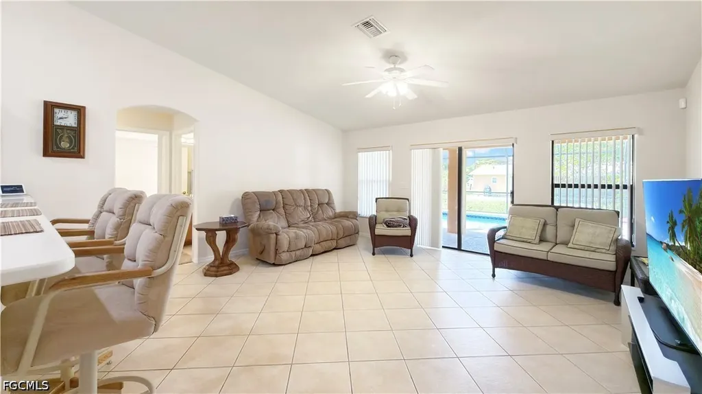 205 SW 42nd Street Cape Coral FL 33914