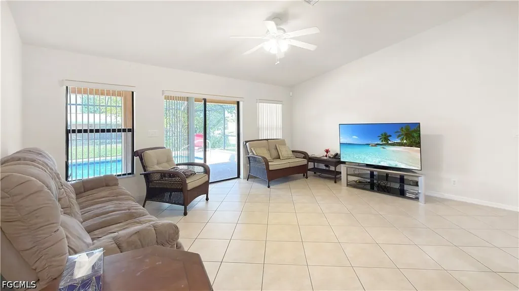 205 SW 42nd Street Cape Coral FL 33914