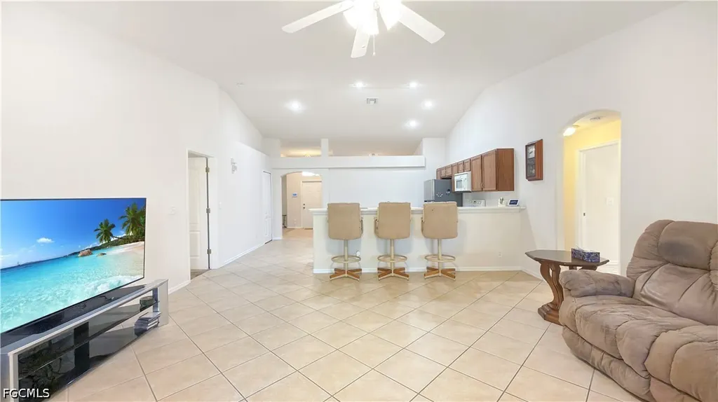 205 SW 42nd Street Cape Coral FL 33914