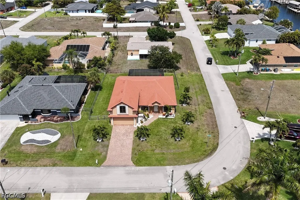 205 SW 42nd Street Cape Coral FL 33914