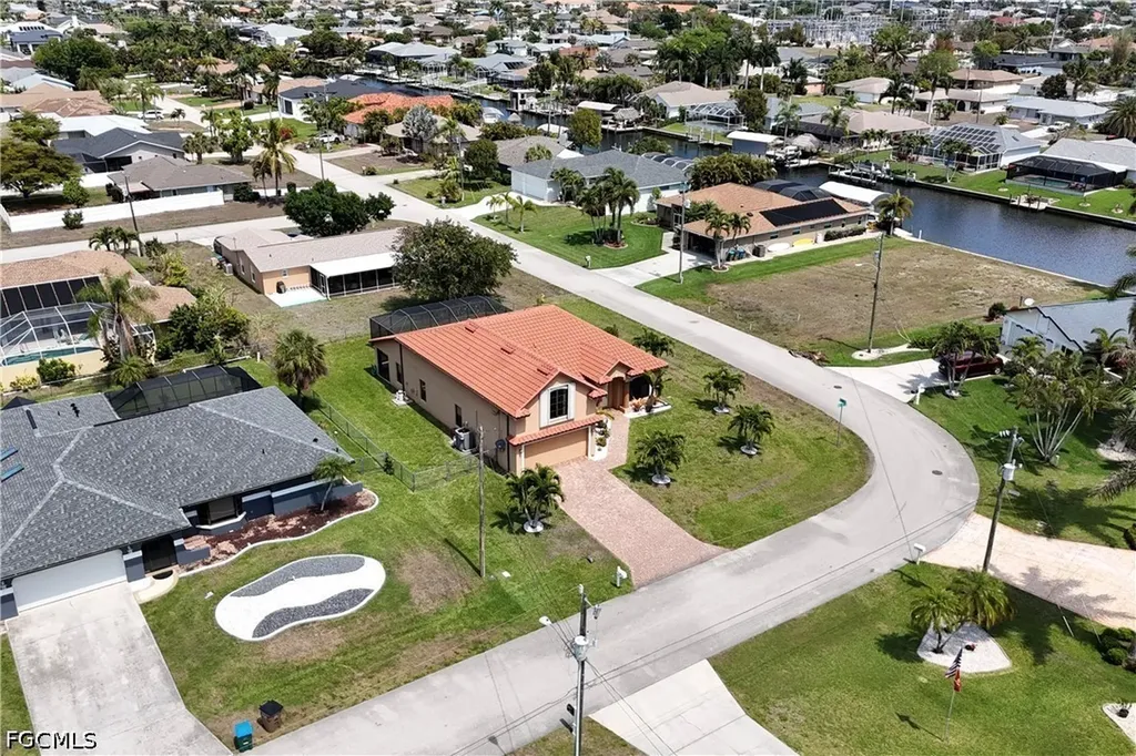 205 SW 42nd Street Cape Coral FL 33914
