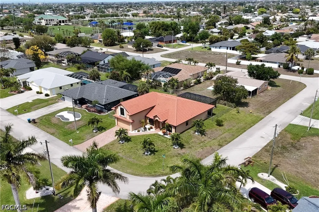205 SW 42nd Street Cape Coral FL 33914