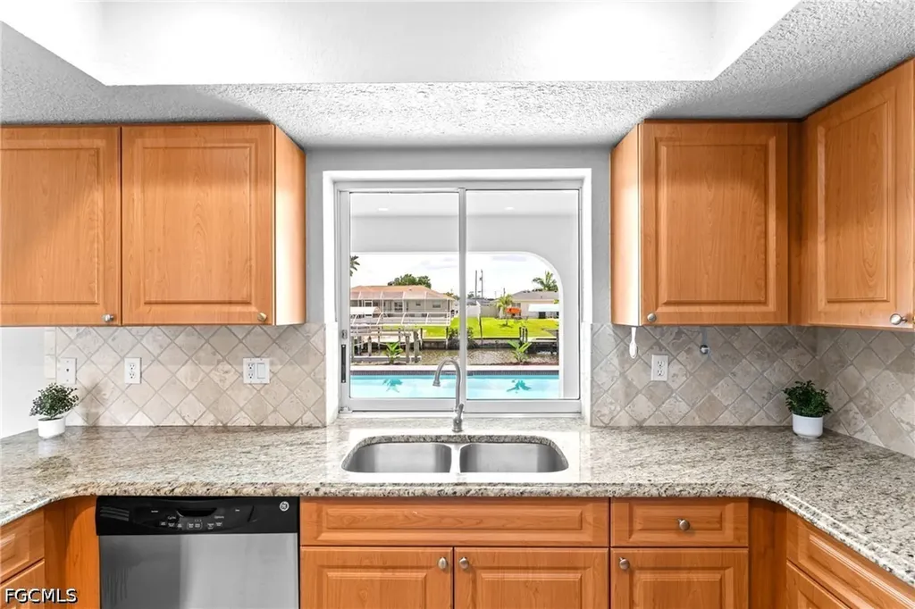1422 SE 15th Terrace Cape Coral FL 33990