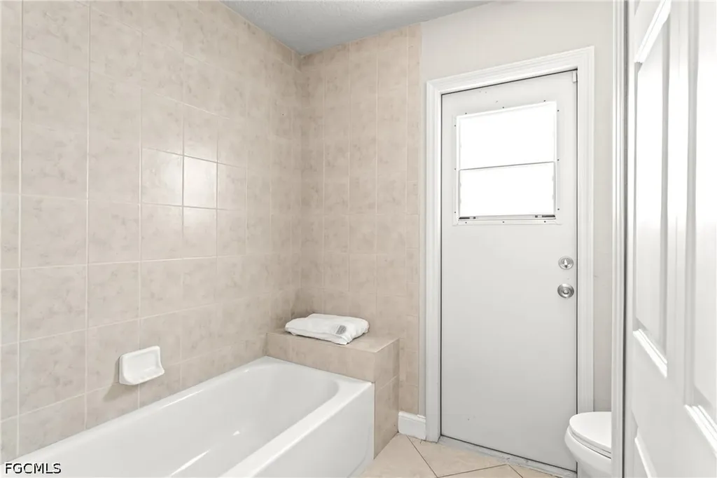 1422 SE 15th Terrace Cape Coral FL 33990