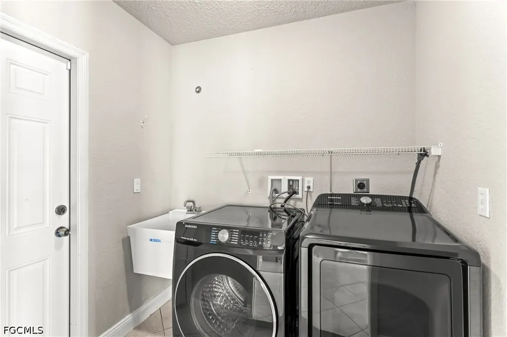 1422 SE 15th Terrace Cape Coral FL 33990