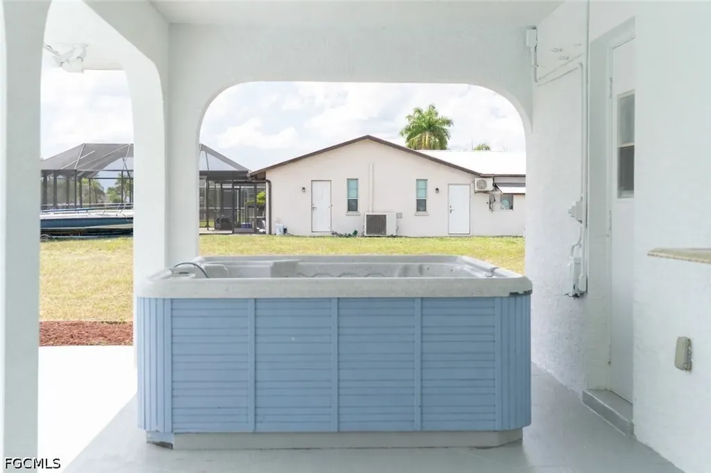 1422 SE 15th Terrace Cape Coral FL 33990