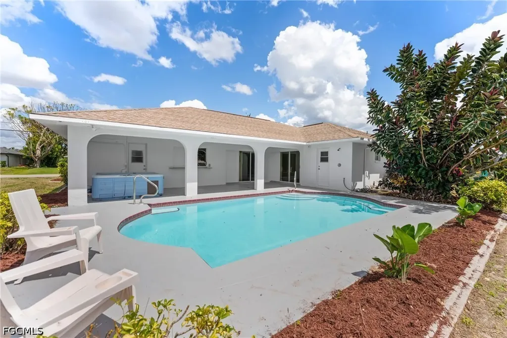 1422 SE 15th Terrace Cape Coral FL 33990