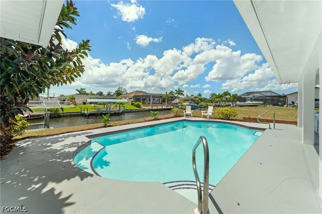 1422 SE 15th Terrace Cape Coral FL 33990