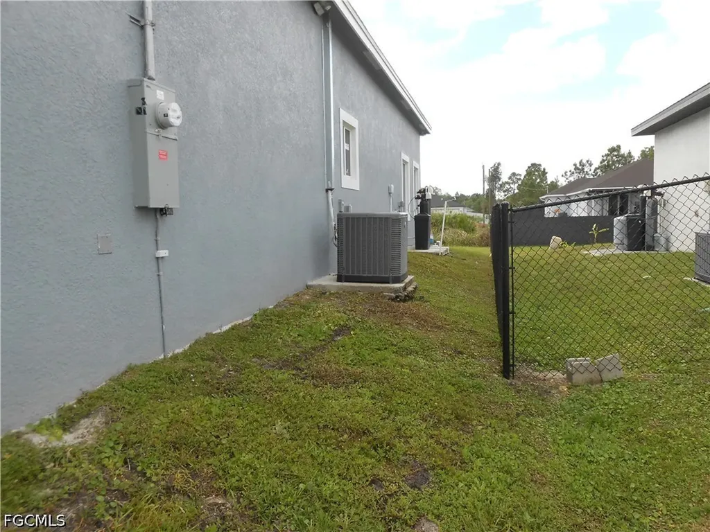 2809 55th Street W Lehigh Acres FL 33971
