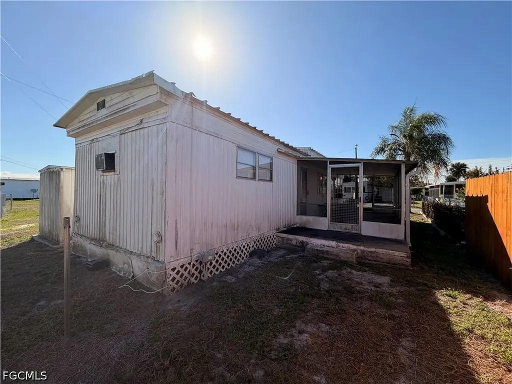 121 Coachlight Lane North Fort Myers FL 33917