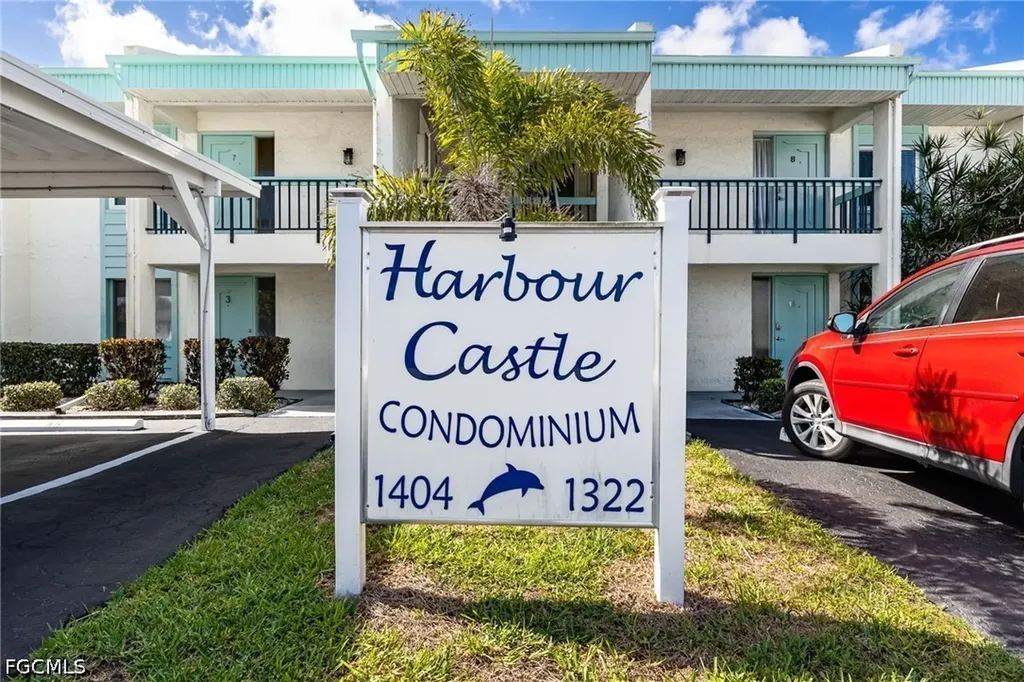 1322 SE 40th Street Cape Coral FL 33904