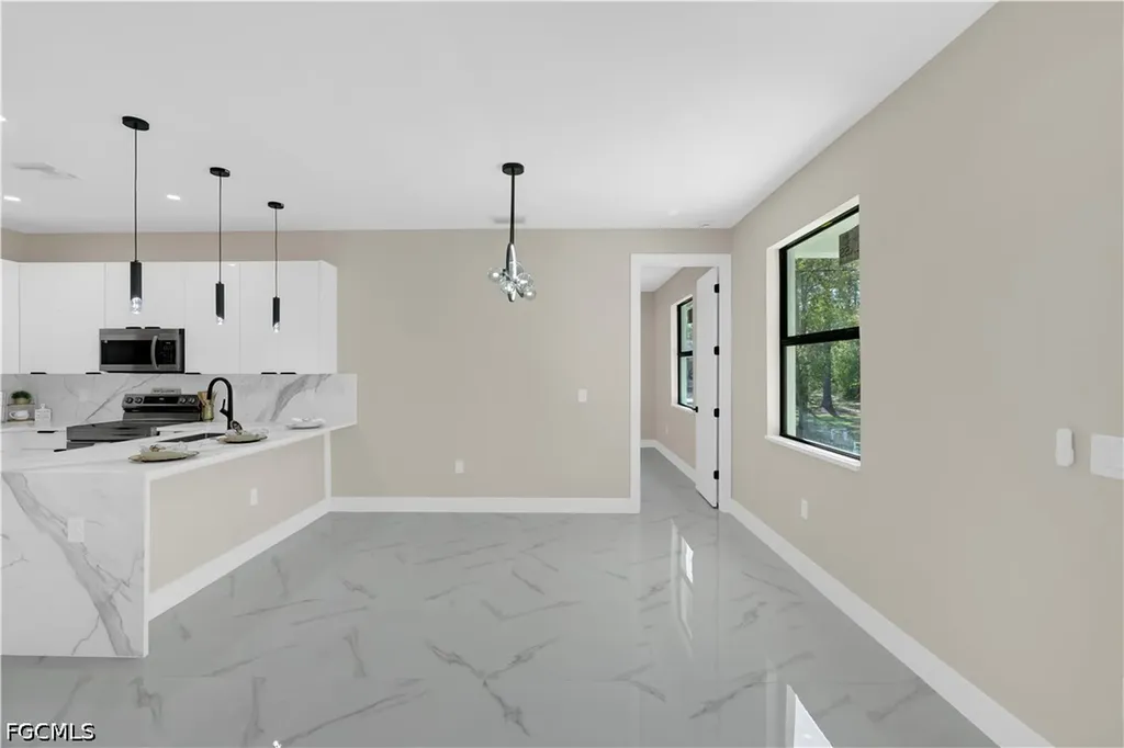 2102 E 13th Street Lehigh Acres FL 33972