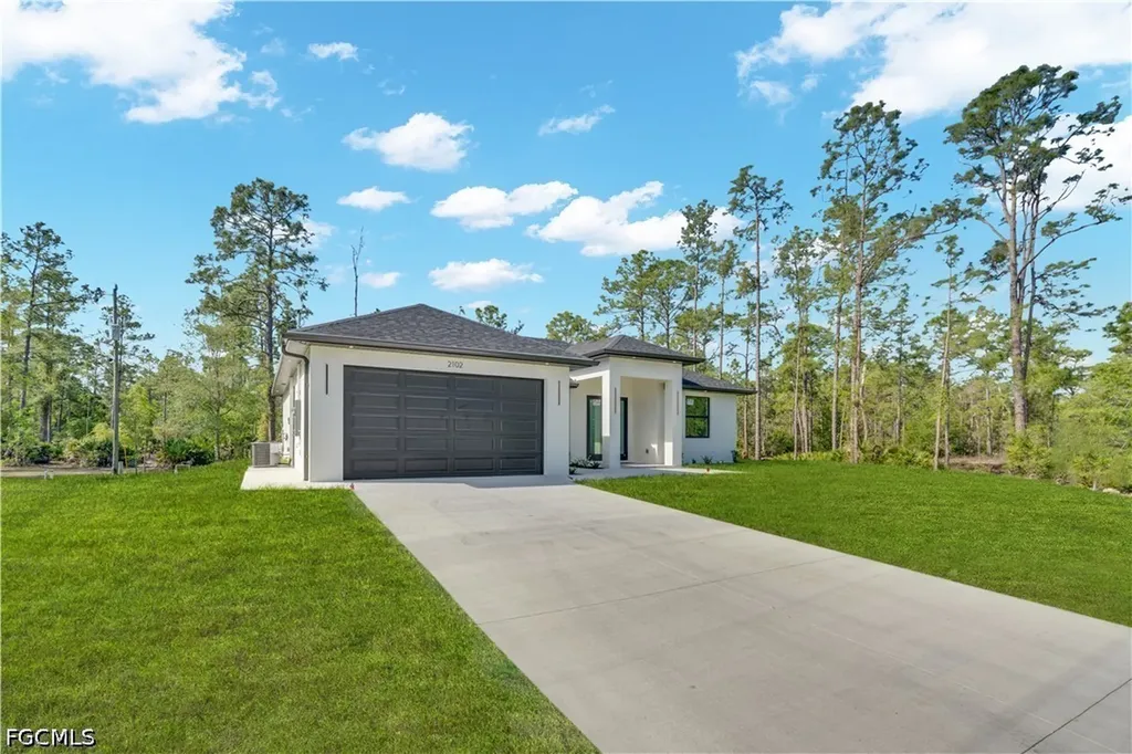 2102 E 13th Street Lehigh Acres FL 33972