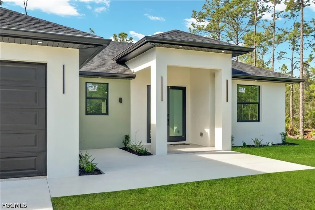 2102 E 13th Street Lehigh Acres FL 33972