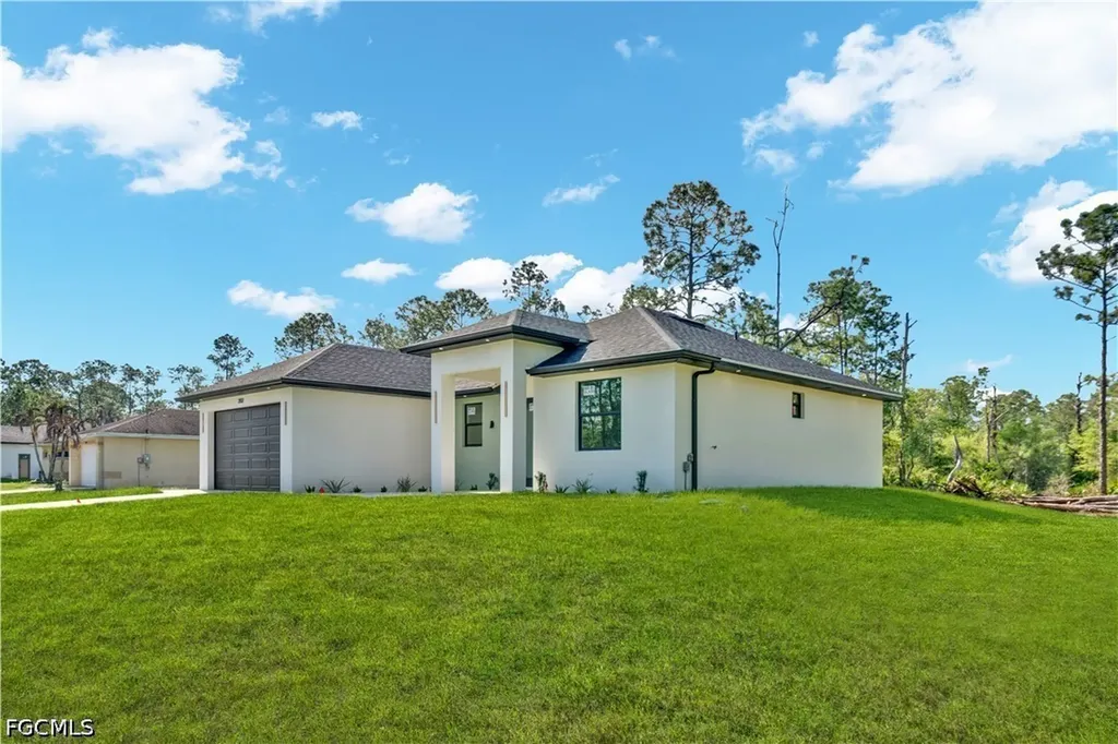 2102 E 13th Street Lehigh Acres FL 33972