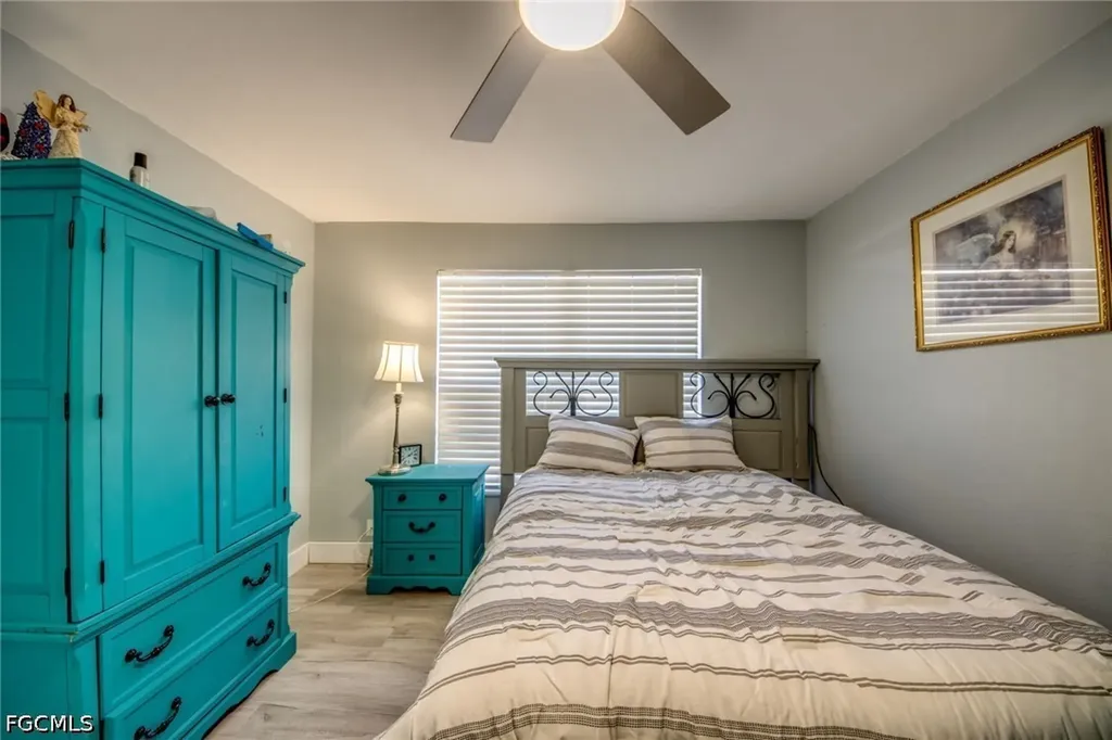 912 SE 24th Avenue Cape Coral FL 33990