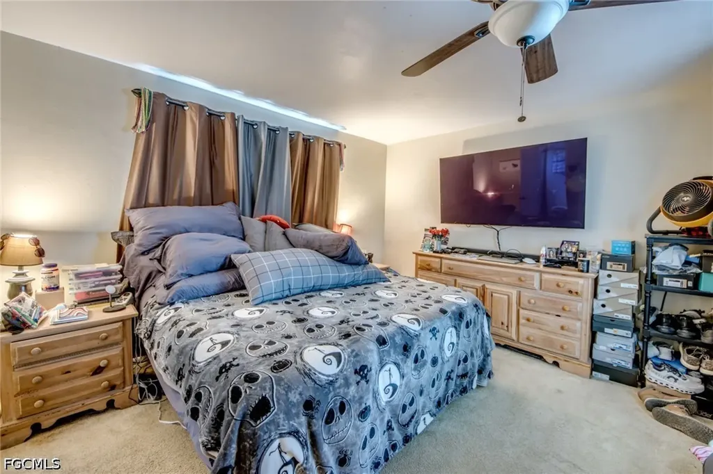 912 SE 24th Avenue Cape Coral FL 33990