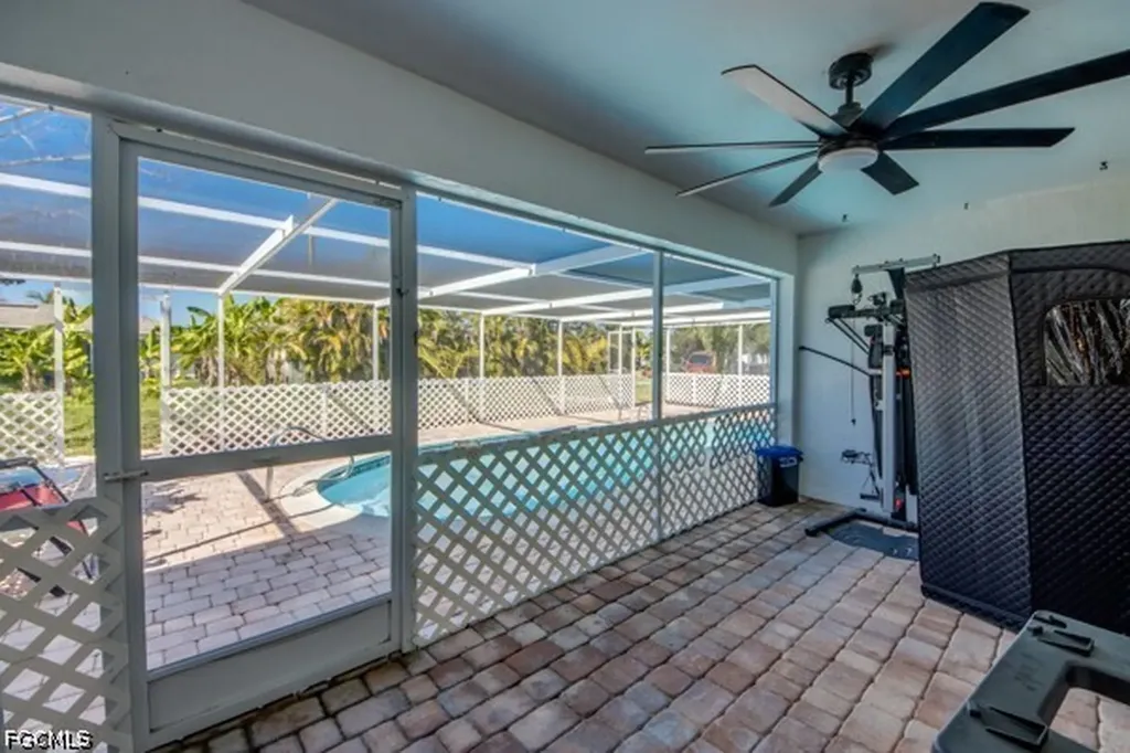 912 SE 24th Avenue Cape Coral FL 33990