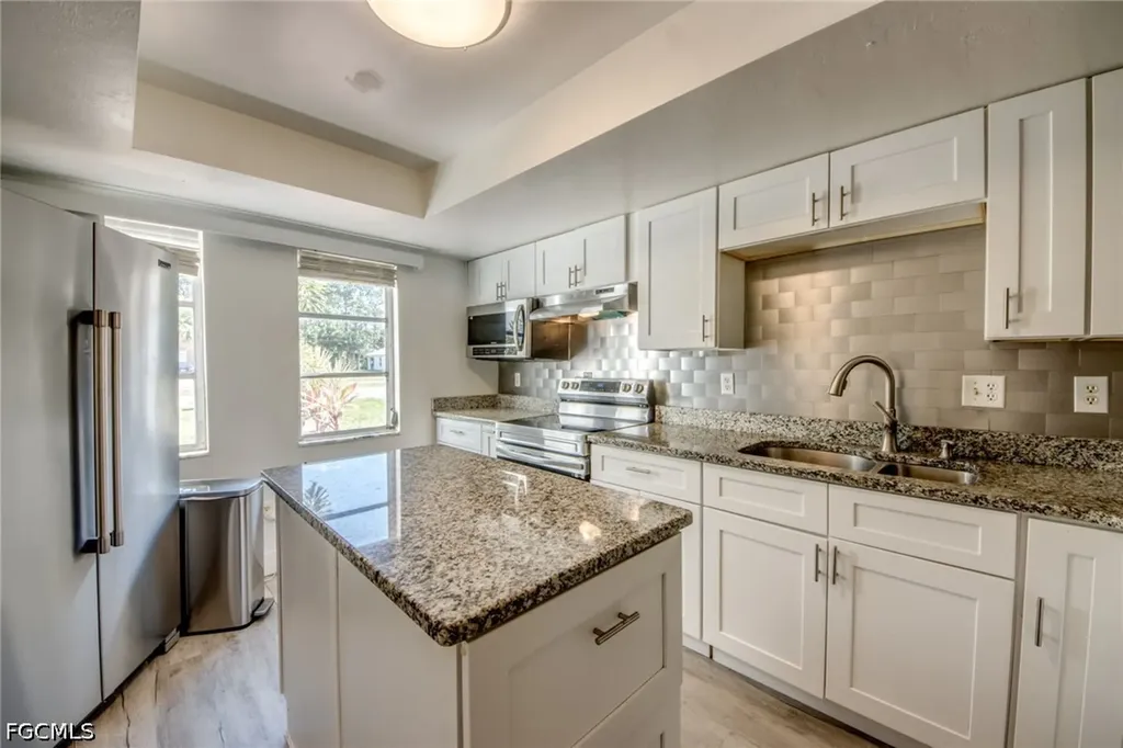912 SE 24th Avenue Cape Coral FL 33990