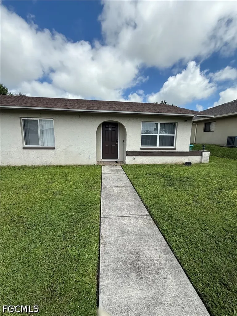 525 SE Van Loon Terrace Cape Coral FL 33990